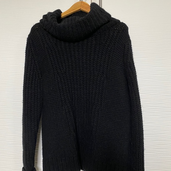 Banana Republic Heavy Knit Sweater - Picture 1 of 4